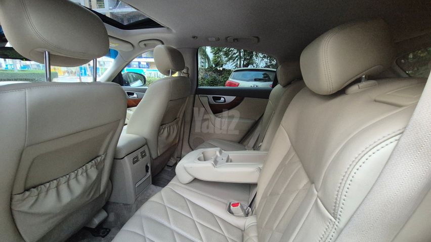 אינפיניטי QX70