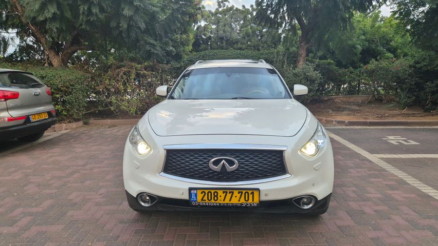 אינפיניטי QX70