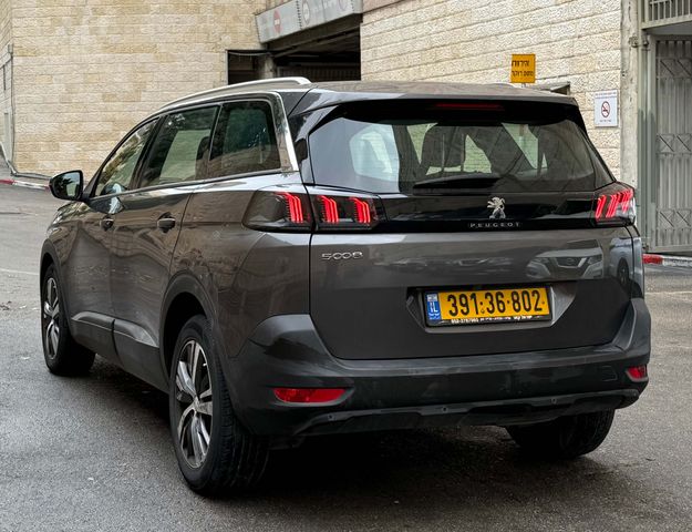 פיג'ו 5008