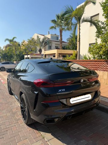 ב מ וו X6