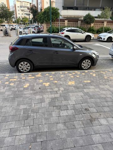 יונדאי i20