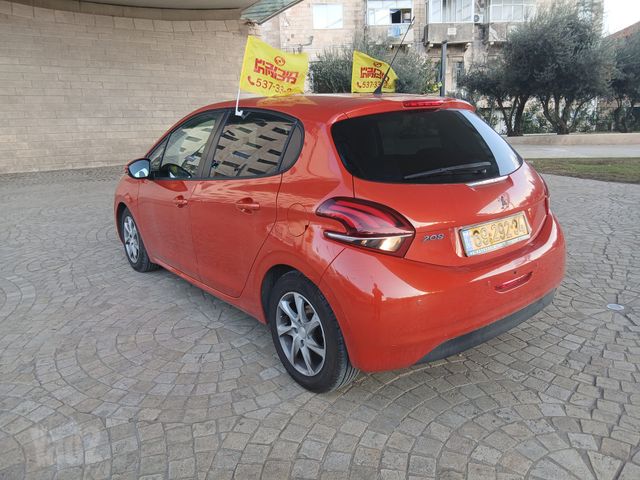 פיג'ו 208