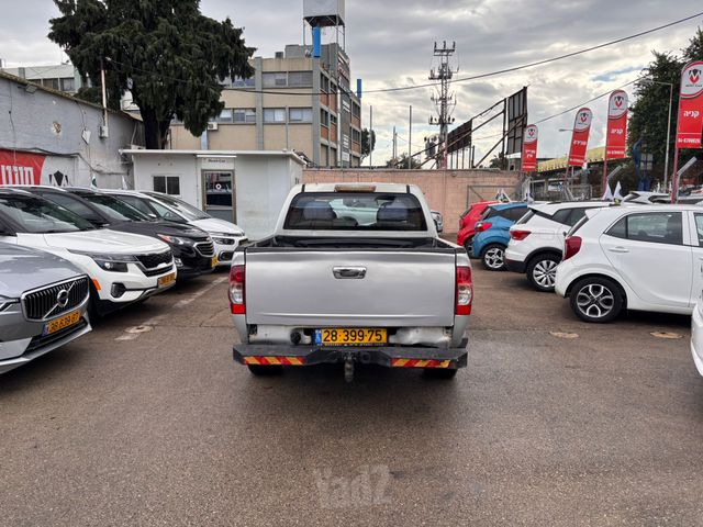 איסוזו די-מקס