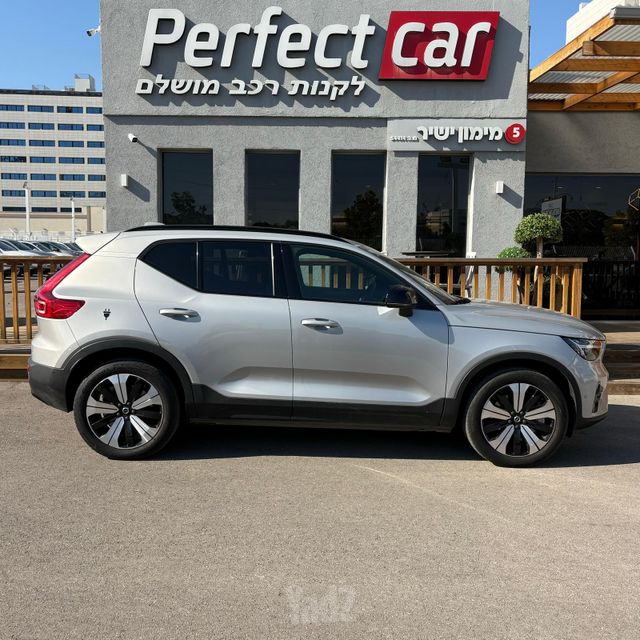 וולוו XC40