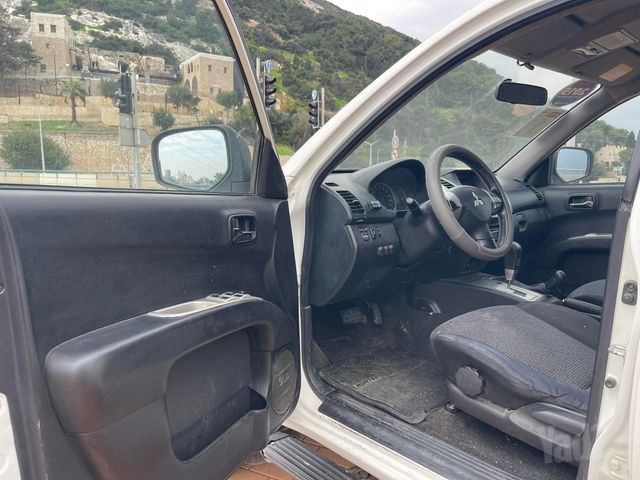 מיצובישי טרייטון / L200