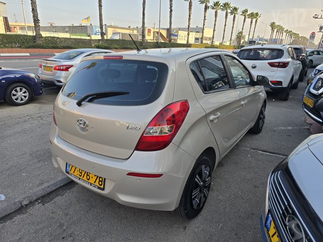 יונדאי i20