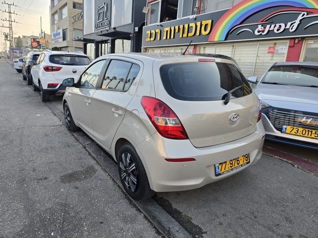 יונדאי i20