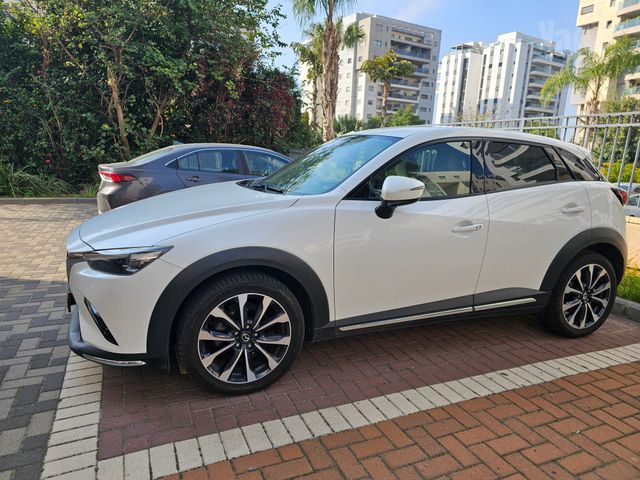 מודעת רכב מאזדה CX-3
