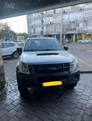 מודעת רכב איסוזו די-מקס