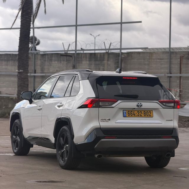 מודעת רכב טויוטה RAV4 1