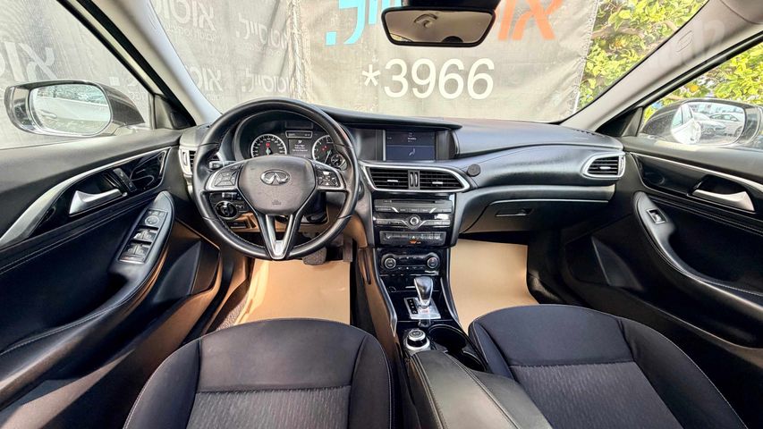 אינפיניטי Q30