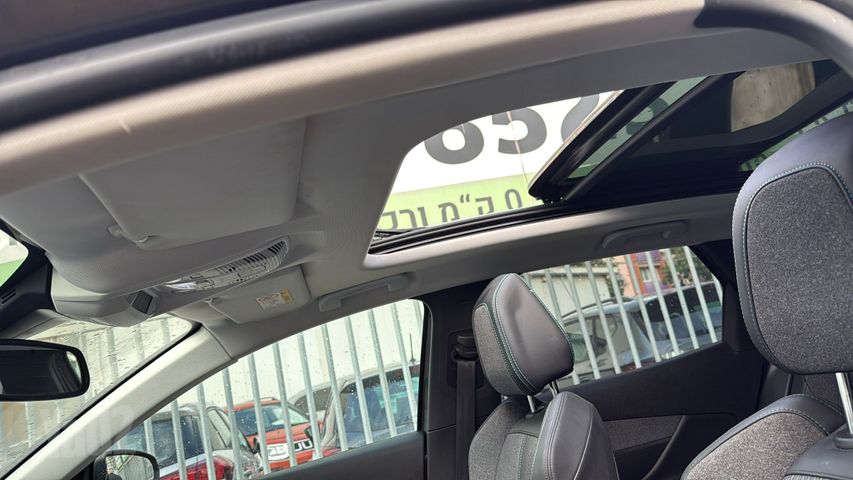 פיג'ו 3008