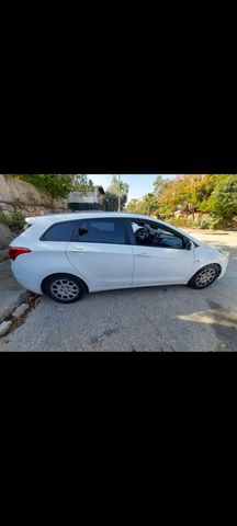 יונדאי i30