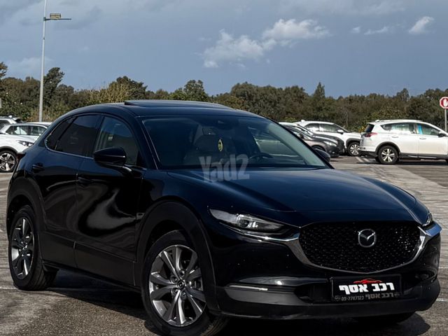 מודעת רכב מאזדה CX-30