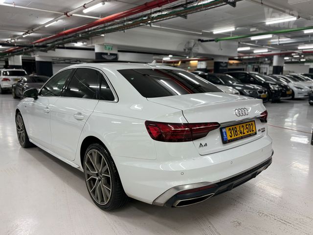 אאודי A4