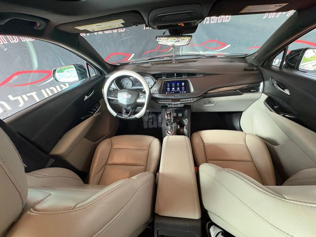 קאדילק XT4