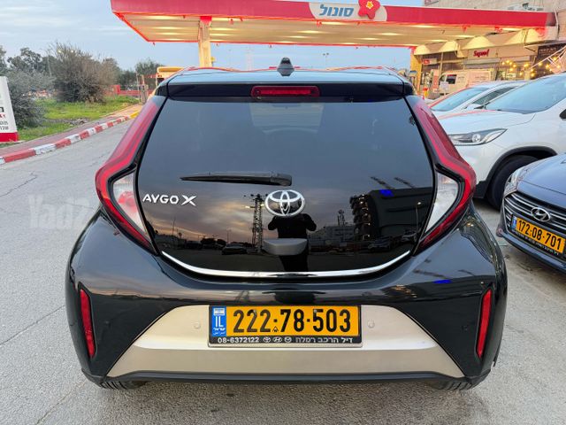 טויוטה אייגו X