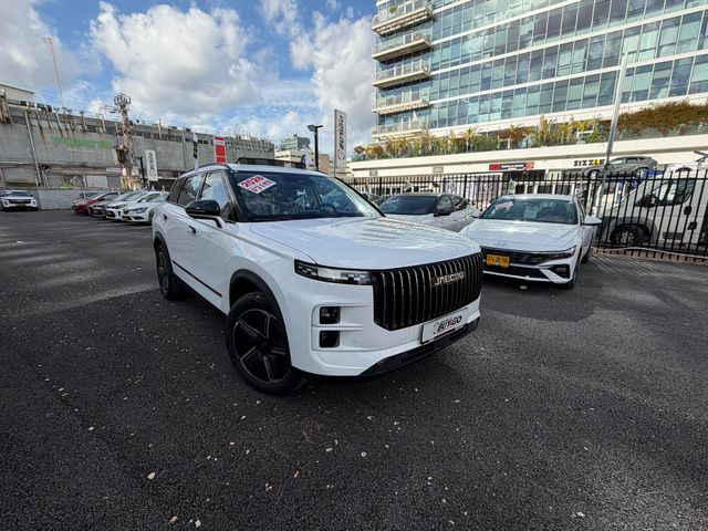 ג'אקו J7