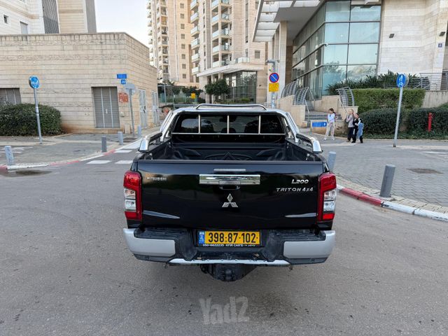 מיצובישי טרייטון / L200