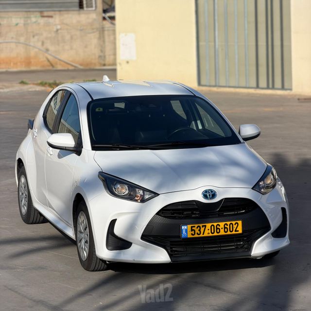 טויוטה יאריס