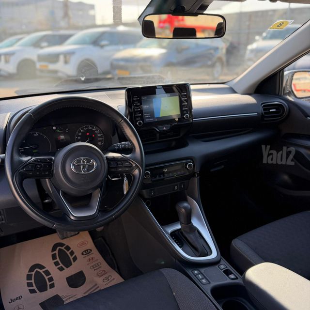 טויוטה יאריס
