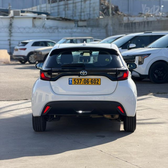 טויוטה יאריס