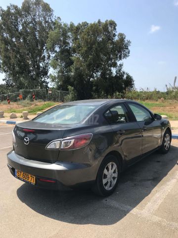 מאזדה 3