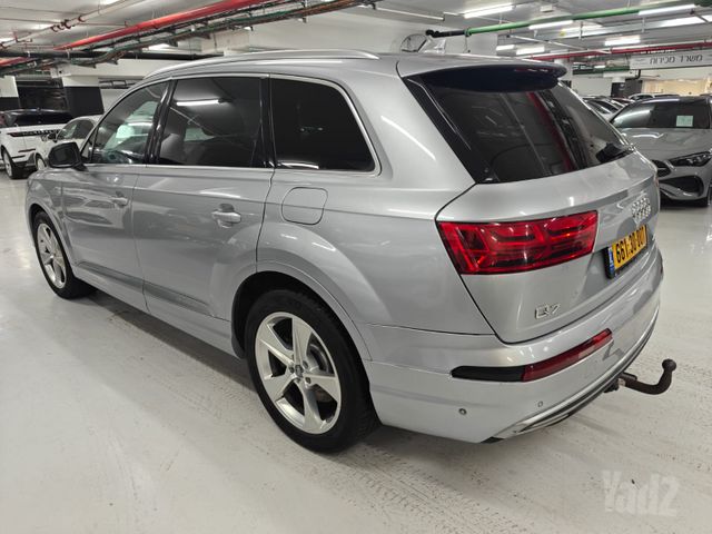 אאודי Q7