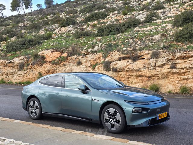 מודעת רכב אקספנג P7