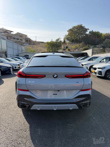 ב מ וו X6