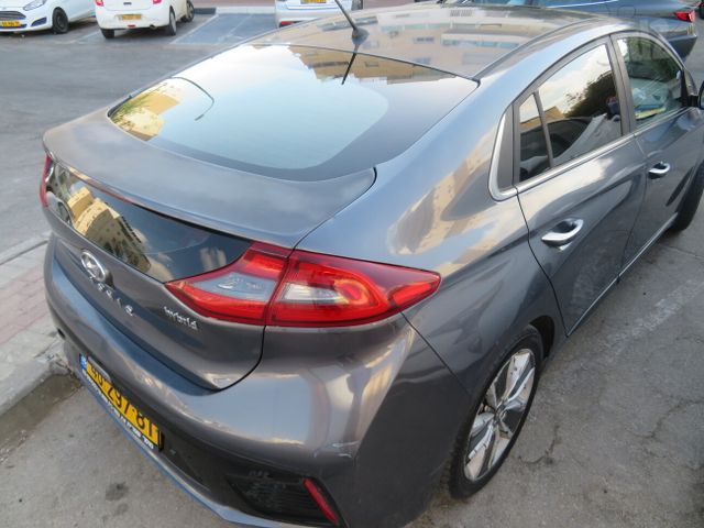 יונדאי איוניק