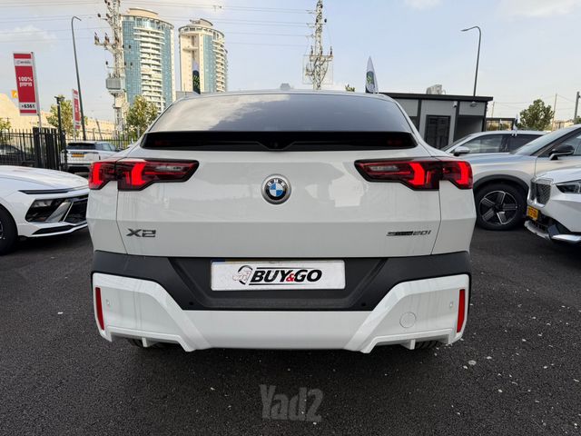 ב מ וו X2