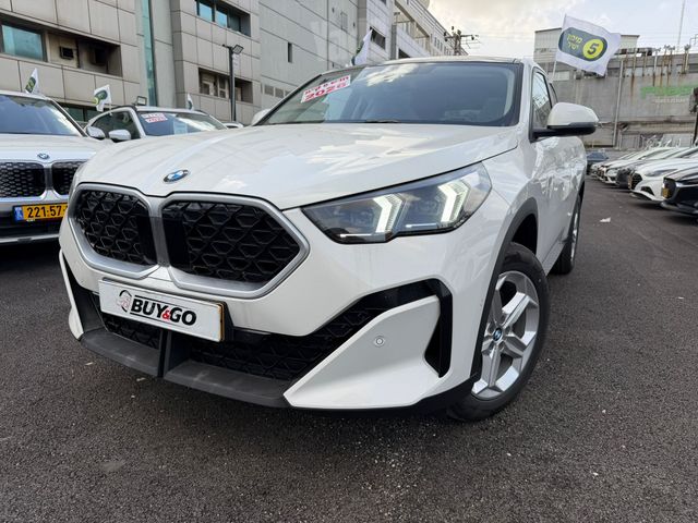 ב מ וו X2
