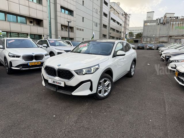 ב מ וו X2