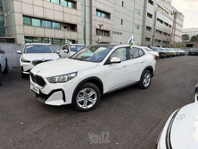 ב מ וו X2