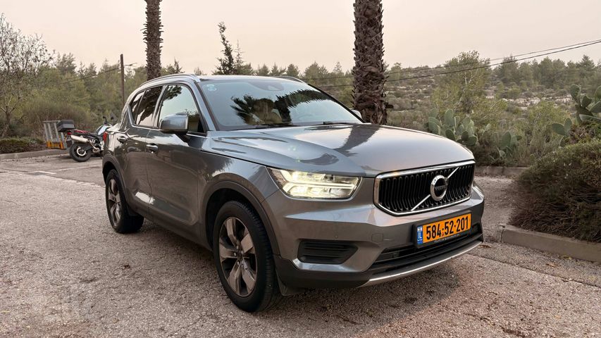 מודעת רכב וולוו XC40