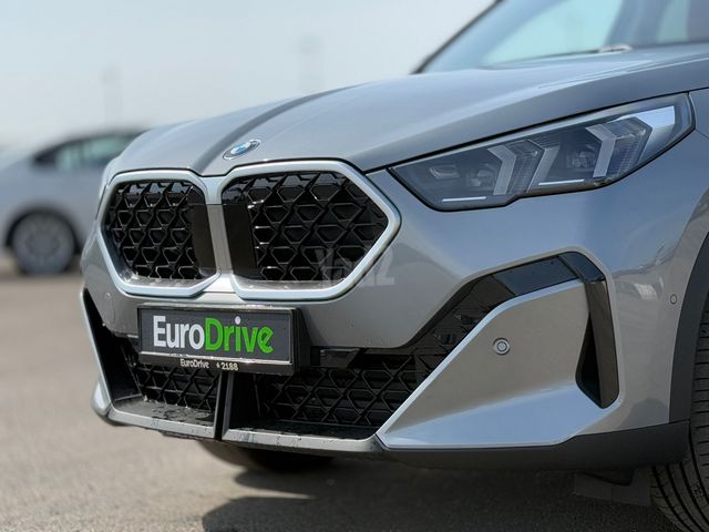ב מ וו X2