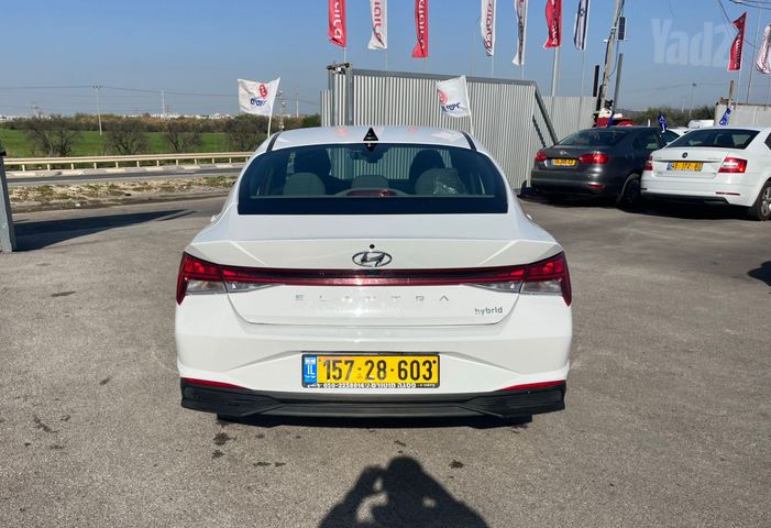יונדאי אלנטרה