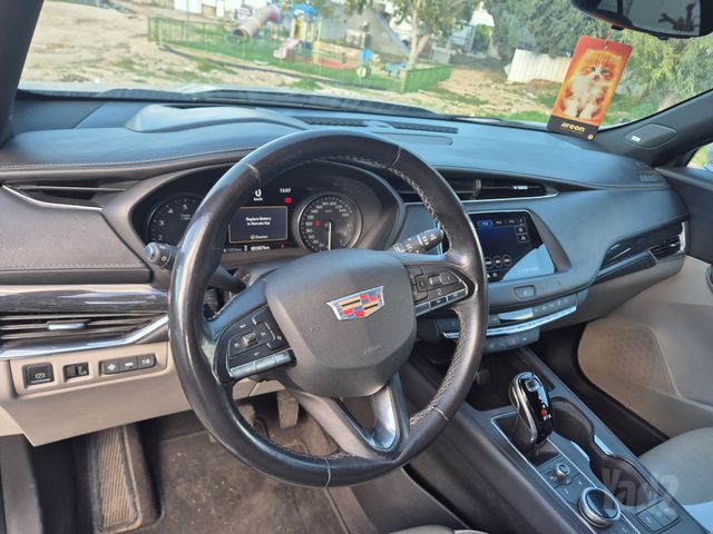קאדילק XT4