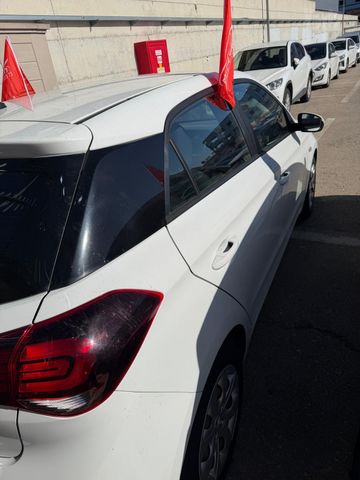 יונדאי i20