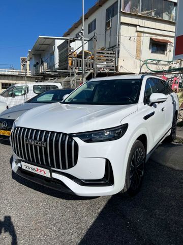 ג'אקו J8