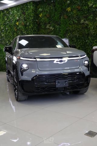 מודעת רכב שברולט סילברדו EV