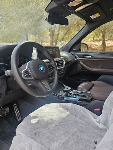 ב מ וו iX3