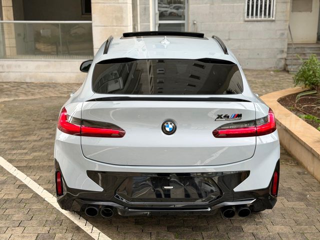 ב מ וו X4 M