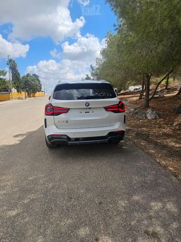 ב מ וו iX3