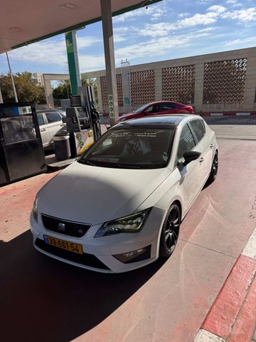 מודעת רכב סיאט לאון
