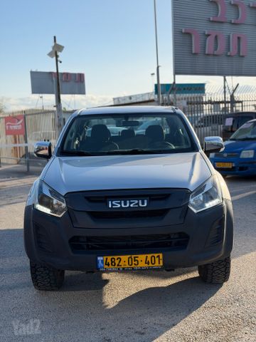 איסוזו די-מקס