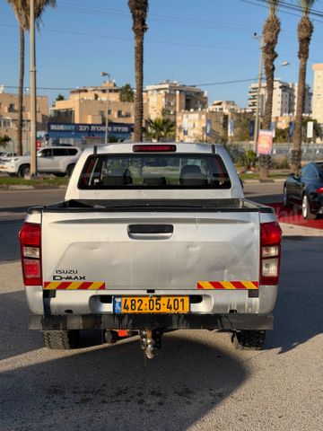 איסוזו די-מקס