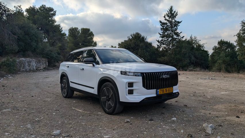ג'אקו J7