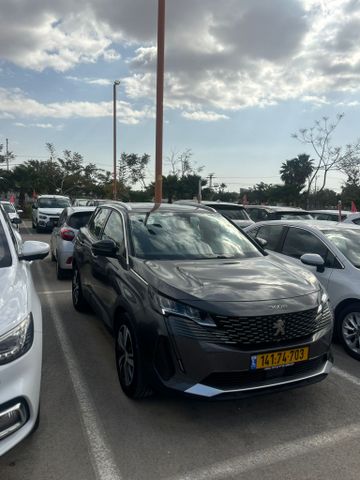 פיג'ו 3008